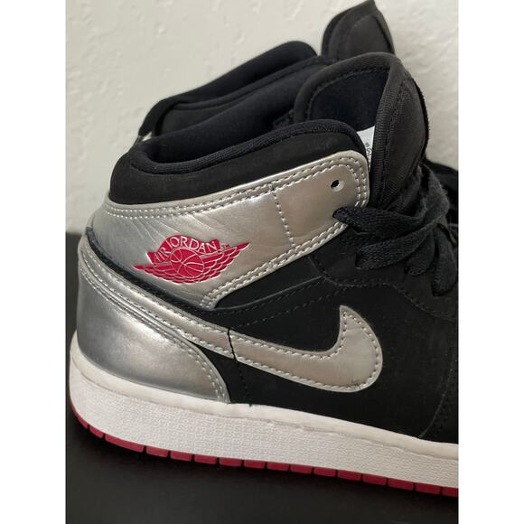 Nike Air Jordan 1 Mid Johnny Kilroy Black Red Silver Youth 4.5 - Picture 7 of 12